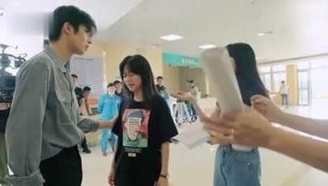 吃瓜娱乐小先锋,揭秘娱乐圈幕后故事